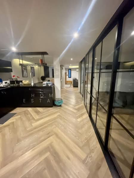 ทาวน์โฮม 3 ชั้น 2 คูหา ใกล้ MRT วงศ์สว่าง, Bangkok, Wong Sawang, Bang Sue, Bangkok, 4 Bedrooms, 360 sqm, Townhouse For Sale, by HOME Real Estate Service, 500363261 - DDproperty.com