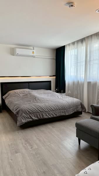 ทาวน์โฮม 3 ชั้น 2 คูหา ใกล้ MRT วงศ์สว่าง, Bangkok, Wong Sawang, Bang Sue, Bangkok, 4 Bedrooms, 360 sqm, Townhouse For Sale, by HOME Real Estate Service, 500363261 - DDproperty.com