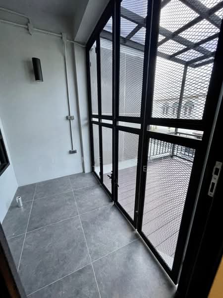 ทาวน์โฮม 3 ชั้น 2 คูหา ใกล้ MRT วงศ์สว่าง, Bangkok, Wong Sawang, Bang Sue, Bangkok, 4 Bedrooms, 360 sqm, Townhouse For Sale, by HOME Real Estate Service, 500363261 - DDproperty.com