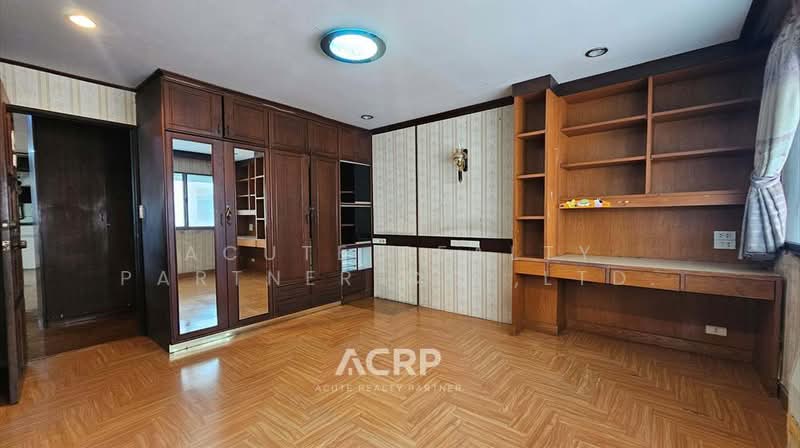 Siam Penthouse 2 Condominium : สยาม เพนท์เฮาส์ 2 คอนโดมิเนียม, กรุงเทพ, 72 ซอยสาทร 1 ถนนสาทร, ทุ่งมหาเมฆ, สาทร, กรุงเทพ, 175 ตร.ม., อพาร์ทเมนท์ ขาย, โดย Acute Realty Partner Co.,Ltd., 500363291 - DDproperty.com