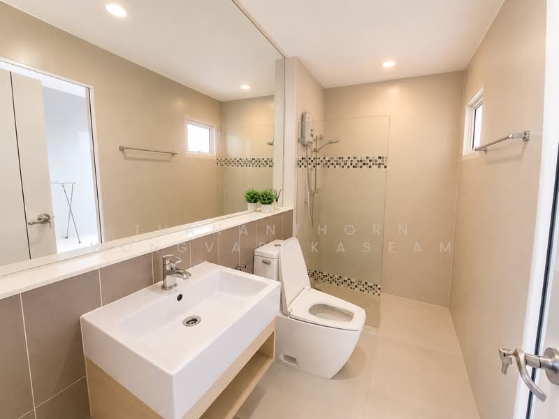 Baan Klang Muang Rama 9-Ramkhmahaeng, Bangkok, Soi Ramkhamhaeng 39, Phlapphla, Wang Thonglang, Bangkok, 3 Bedrooms, 162 sqm, Townhouse For Rent, by Thananthorn Wongvarnkaseam, 500363334 - DDproperty.com