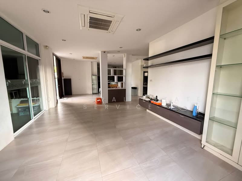 บ้านเดี่ยว 3 ชั้น พระราม 9 ซอย 62, Bangkok, Suan Luang, Bangkok, 4 Bedrooms, 400 sqm, Single Detached House For Sale, by HOME Real Estate Service, 500363383 - DDproperty.com