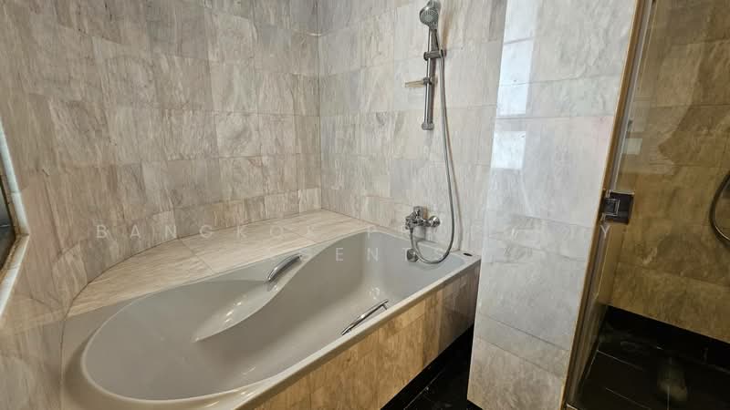 Baan Thai Living Ekkamai, Bangkok, 40 Soi Pridi Banomyong 31, Khlong Tan Nua, Watthana, Bangkok, 4 Bedrooms, 332 sqm, Condo For Rent, by BANGKOK PROPERTY AGENTS, 500363395 - DDproperty.com