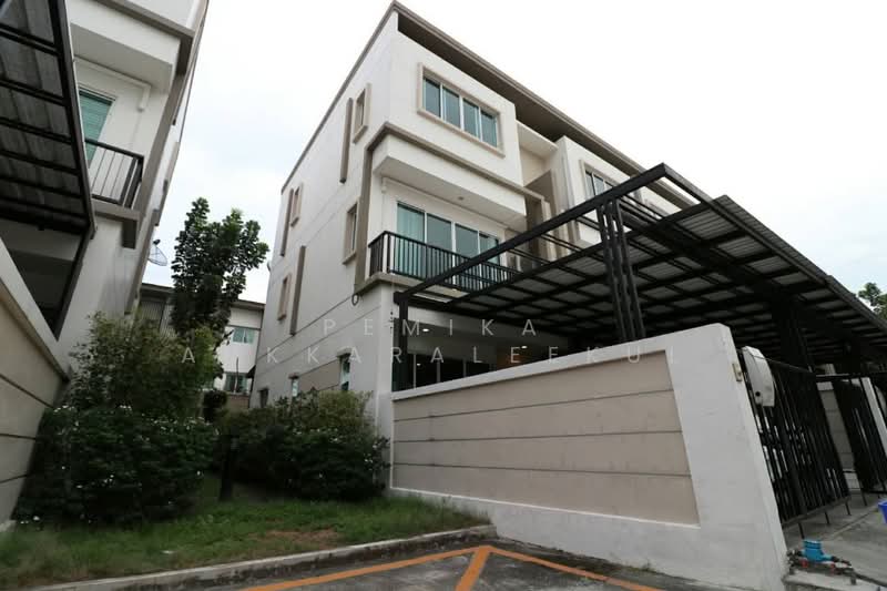 Lumpini Town Place Sukhumvit 62, Bangkok, Sukhumvit Road, Bang Chak, Phra Khanong, Bangkok, 3 Bedrooms, 204 sqm, Townhouse For Sale, by Pemika Aukkaraleekul, 500363413 - DDproperty.com