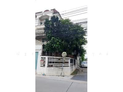 ขาย - ขายทาวน์โฮม 3 ชั้นหลังริมในซอยนาคนิวาส 48 แยก 14-1 ลาดพร้าว กรุงเทพมหานคร, กรุงเทพ