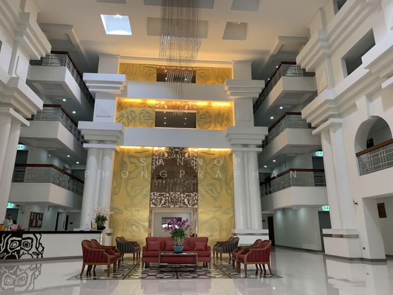 Royal Castle Sukhumvit, Bangkok, 30 Soi Sukhumvit 39, Khlongtoei Nua, Watthana, Bangkok, 3 Bedrooms, 200 sqm, Condo For Rent, by Sannop Phongpraphan, 500363483 - DDproperty.com