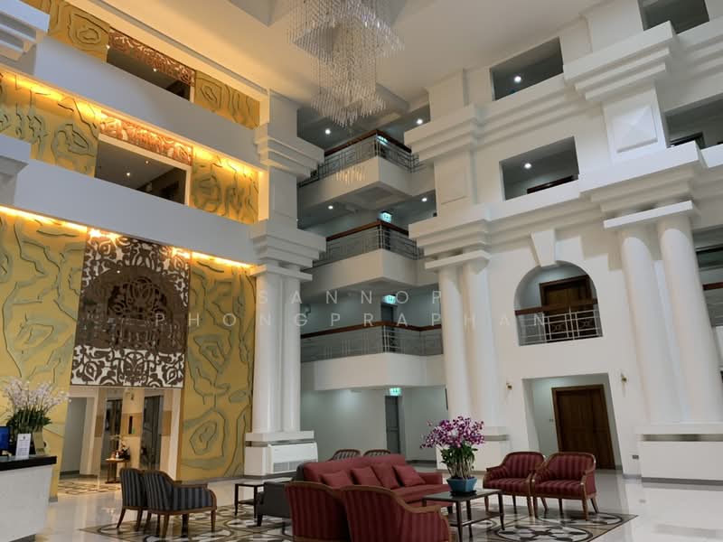 Royal Castle Sukhumvit, Bangkok, 30 Soi Sukhumvit 39, Khlongtoei Nua, Watthana, Bangkok, 3 Bedrooms, 200 sqm, Condo For Rent, by Sannop Phongpraphan, 500363483 - DDproperty.com