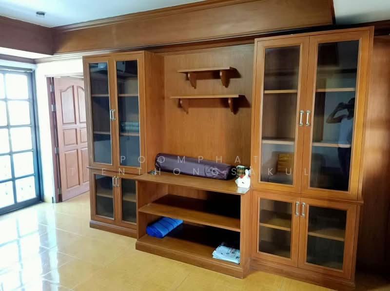 5-BR House, Bangkok, Lat Phrao, Bangkok, 5 Bedrooms, 1,500 sqm, Single Detached House For Sale, by Poomphat Tienthongsakul, 500363535 - DDproperty.com