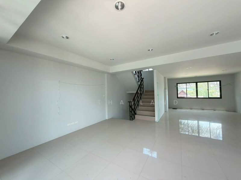 Wayra Biznet Romklao-Suvarnabhumi, Bangkok, 18-1 Romklao Road, Khlong Sam Prawet, Lat Krabang, Bangkok, Studio, 522 sqm, Townhouse For Sale, by ERA Thailand, 500363536 - DDproperty.com
