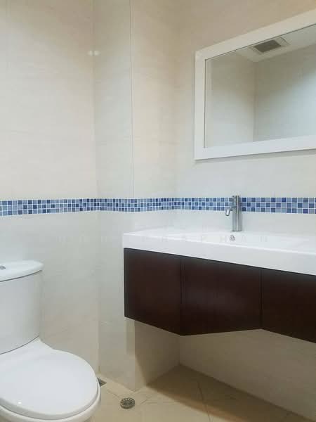 Life @ Sathorn 10, Bangkok, 48 Soi Sathorn 10, Sathorn Road, Silom, Bang Rak, Bangkok, 1 Bedroom, 41 sqm, Condo For Rent, by Sannop Phongpraphan, 500363550 - DDproperty.com