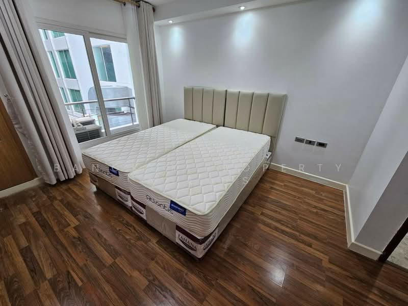JJ Mansion, Bangkok, 24 Soi Sukhumvit 11, Khlongtoei Nua, Watthana, Bangkok, 3 Bedrooms, 200 sqm, Condo For Rent, by BANGKOK PROPERTY AGENTS, 500363569 - DDproperty.com