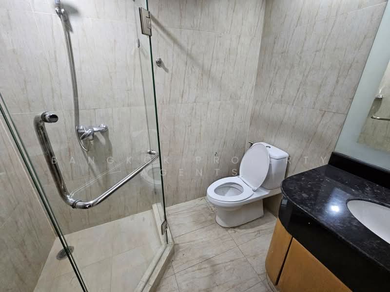JJ Mansion, Bangkok, 24 Soi Sukhumvit 11, Khlongtoei Nua, Watthana, Bangkok, 3 Bedrooms, 200 sqm, Condo For Rent, by BANGKOK PROPERTY AGENTS, 500363569 - DDproperty.com