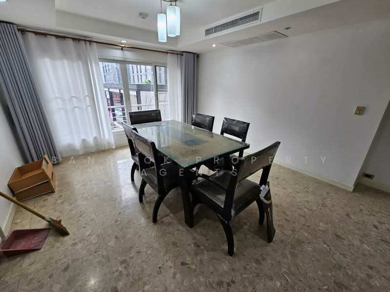 JJ Mansion, Bangkok, 24 Soi Sukhumvit 11, Khlongtoei Nua, Watthana, Bangkok, 3 Bedrooms, 200 sqm, Condo For Rent, by BANGKOK PROPERTY AGENTS, 500363569 - DDproperty.com