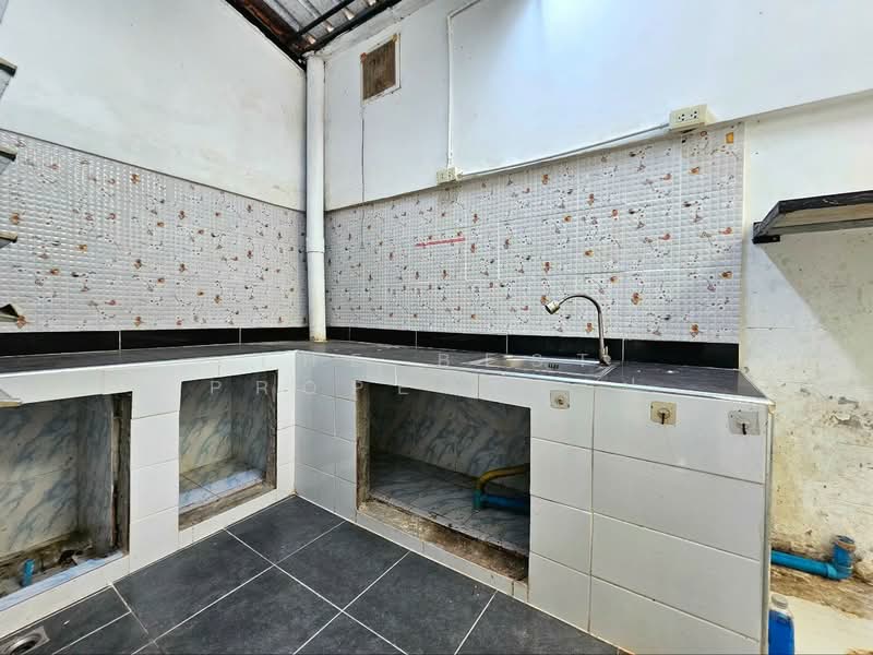 แฟมิลี่แลนด์ ชลบุรี, Chon Buri (Pattaya), Na Pa, Muang Chon Buri, Chon Buri (Pattaya), 3 Bedrooms, 100 sqm, Townhouse For Sale, by The Best Property ปู, 500363572 - DDproperty.com
