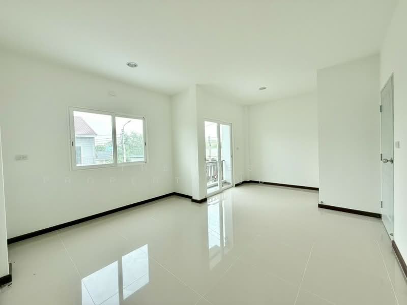 Suetrong Cozy Bangbuathong-340, Nonthaburi, Lahan, Bang Bua Thong, Nonthaburi, 3 Bedrooms, 145 sqm, Townhouse For Sale, by The Best Property ป๋อมแป๋ม, 500363658 - DDproperty.com