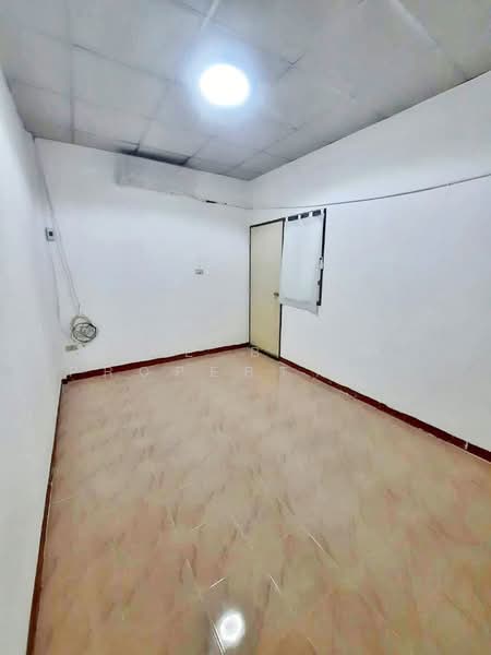 Klompirun Soi Kajonwit, Samut Prakan, Phraeksa Road, Soi Kajonwit, Phraeksa, Muang Samut Prakarn, Samut Prakan, 1 Bedroom, 100 sqm, Townhouse For Sale, by The Best Property รัตน์, 500363689 - DDproperty.com
