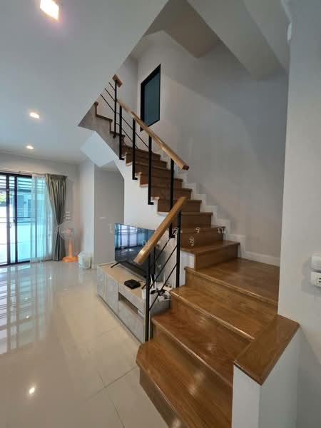 Supalai Essence Suanluang, Bangkok, Prawet, Bangkok, 5 Bedrooms, 243 sqm, Single Detached House For Rent, by Ulaiwan Boonsiri, 500363693 - DDproperty.com
