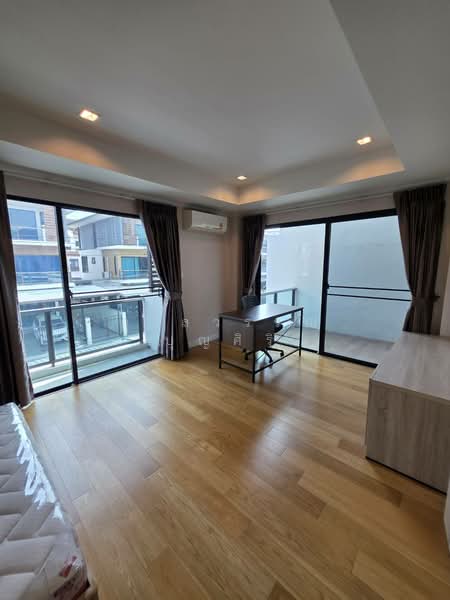 Supalai Essence Suanluang, Bangkok, Prawet, Bangkok, 5 Bedrooms, 243 sqm, Single Detached House For Rent, by Ulaiwan Boonsiri, 500363693 - DDproperty.com