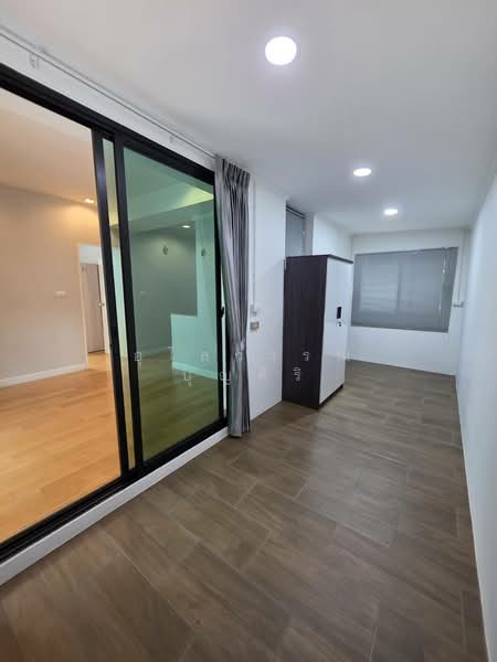 Supalai Essence Suanluang, Bangkok, Prawet, Bangkok, 5 Bedrooms, 243 sqm, Single Detached House For Rent, by Ulaiwan Boonsiri, 500363693 - DDproperty.com
