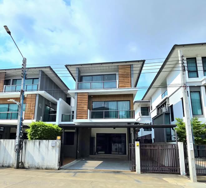 Supalai Essence Suanluang, Bangkok, Prawet, Prawet, Bangkok, 5 Bedrooms, 243 sqm, Single Detached House For Rent, by Ulaiwan Boonsiri, 500363693 - DDproperty.com