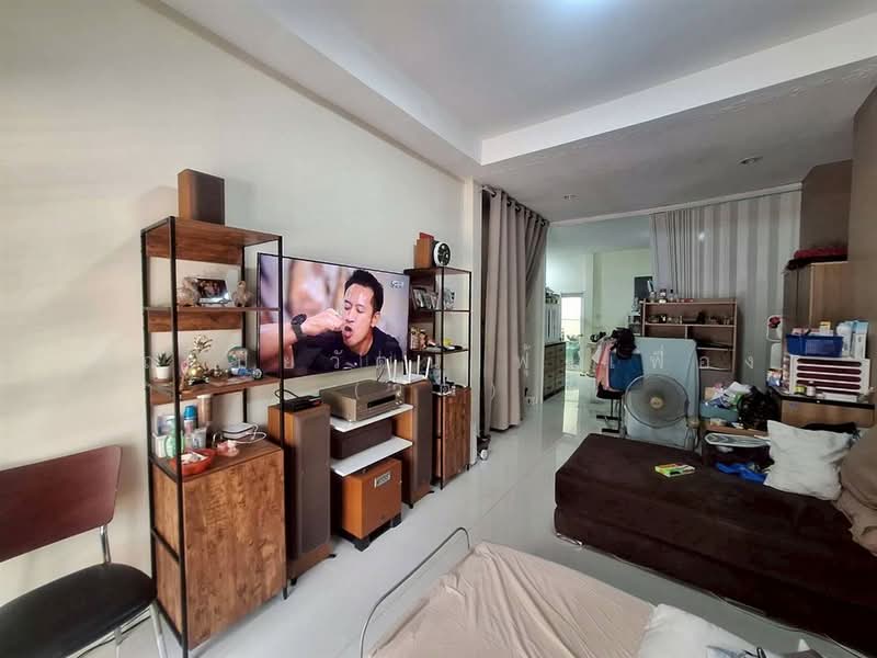 บ้านเเฝด 2 ชั้น 40 ตร.ว. ซอยเฉลิมพระเกียร์ติ ร.9 ซอย30 แยก14, กรุงเทพ, ถนนเฉลิมพระเกียร์ติ ร.9, ดอกไม้, ประเวศ, กรุงเทพ, 160 ตร.ม., บ้านแฝด ขาย, โดย คุณ ปิยวัฒน์ ฟุ้งเฟื่อง (วัฒ), 500363733 - DDproperty.com