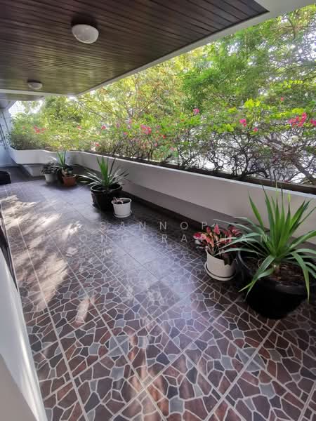 Anna Villa Sukhumvit 40 : อันนา วิลล่า สุขุมวิท 40, กรุงเทพ, 4 ซอยสุขุมวิท 40, พระโขนง, คลองเตย, กรุงเทพ, 300 ตร.ม., อพาร์ทเมนท์ ให้เช่า, โดย Sannop Phongpraphan, 500363745 - DDproperty.com