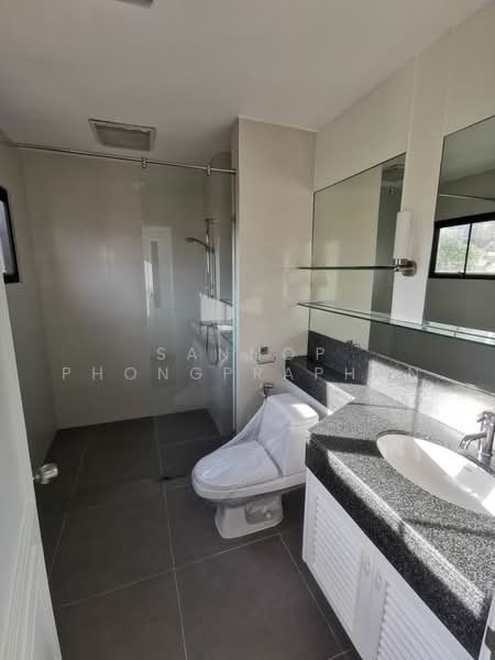 Anna Villa Sukhumvit 40, Bangkok, 4 Soi Sukhumvit 40, Phra Kanong, Khlong Toei, Bangkok, 3 Bedrooms, 300 sqm, Apartment For Rent, by Sannop Phongpraphan, 500363745 - DDproperty.com