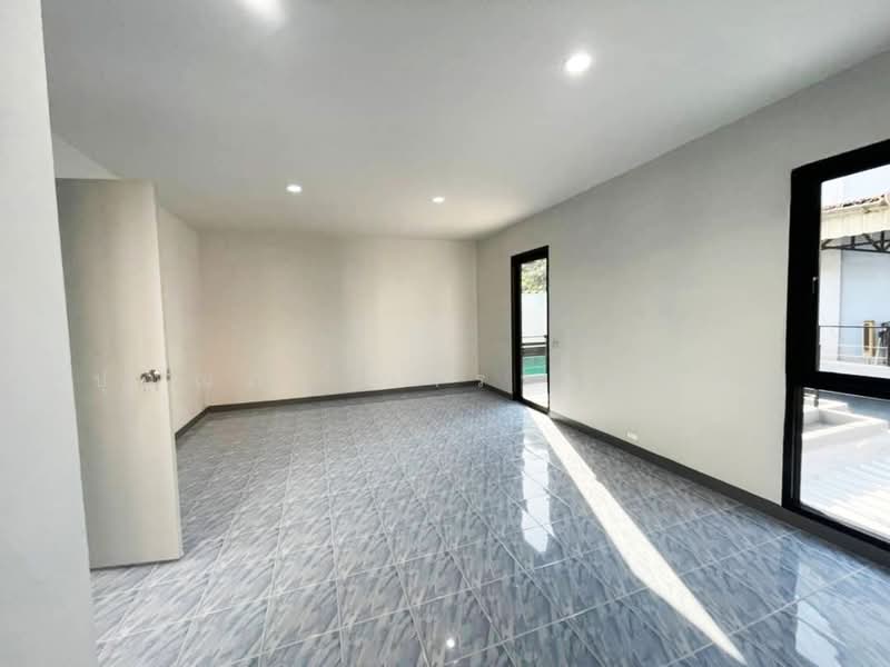 Baan Saeng Arun, Bangkok, Soi 28 Intersection Soi 28 Intersection 3-1, Dok Mai, Prawet, Bangkok, 3 Bedrooms, 150 sqm, Single Detached House For Sale, by ปุณณภา นารานนทชัย, 500363813 - DDproperty.com
