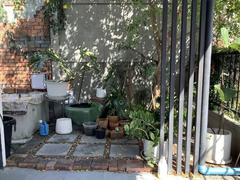 Gusto Petchakasem 69-Kanchanapisek, Bangkok, 89 Road along Khlong Phasi Charoen, southern side, Nong Kham, Nong Khaem, Bangkok, 4 Bedrooms, 134 sqm, Townhouse For Sale, by NR AGENT, 500363842 - DDproperty.com