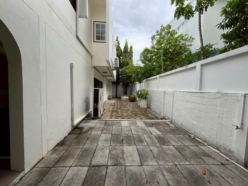 Panya Pattanakarn Village, Bangkok, Soi Phatthanakarn 30, Suan Luang, Bangkok, 5 Bedrooms, 600 sqm, Single Detached House For Sale, by Rachen Nopsuwan, 500363847 - DDproperty.com