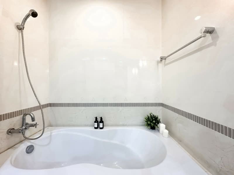 Baan Klang Krung Siam-Pathumwan, Bangkok, Petchburi Road, Thanon Phetchaburi, Ratchathewi, Bangkok, 1 Bedroom, 50 sqm, Condo For Rent, by Boonraksa Sopak, 500363926 - DDproperty.com
