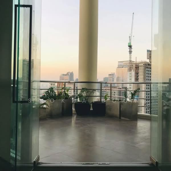 The Rajdamri, Bangkok, Ratchadamri Road, Lumphini, Pathum Wan, Bangkok, 2 Bedrooms, 132 sqm, Condo For Rent, by Nakarin Sookpaiboon, 500364017 - DDproperty.com