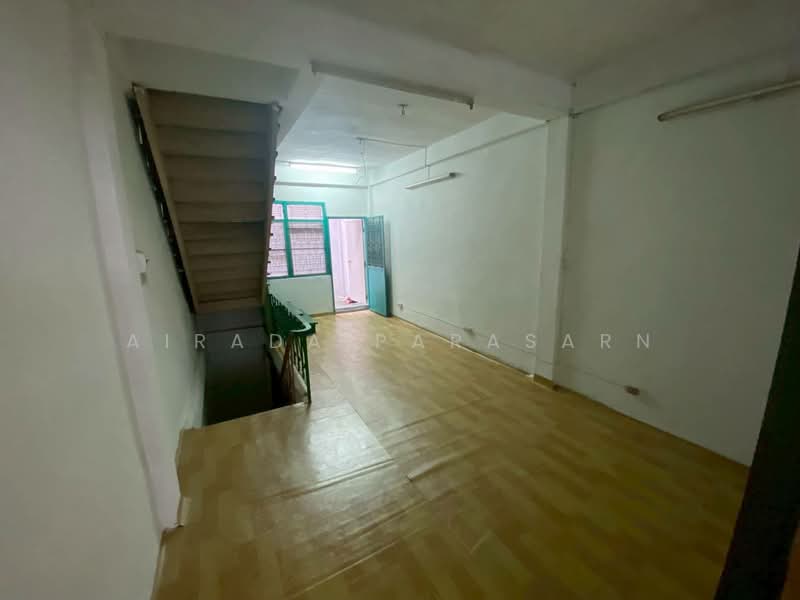 ขาย ตึกเเถว 3 ชั้น หมู่บ้านเพชรไผ่เงิน พร้อมเข้าอยู่, Bangkok, Bang Klo, Bang Kho Laem, Bangkok, , 84 sqm, Shophouse For Sale, by Airada Parasarn, 500364045 - DDproperty.com