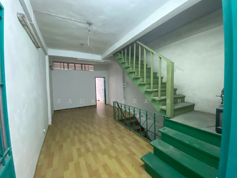 ขาย ตึกเเถว 3 ชั้น หมู่บ้านเพชรไผ่เงิน พร้อมเข้าอยู่, Bangkok, Bang Klo, Bang Kho Laem, Bangkok, , 84 sqm, Shophouse For Sale, by Airada Parasarn, 500364045 - DDproperty.com