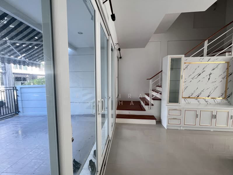 Baan Klang Muang Urbanion Rama 9-Ladprao : บ้านกลางเมือง เออร์บาเนี่ยน พระราม 9-ลาดพร้าว, กรุงเทพ, ซอยลาดพร้าว 84 ถนนลาดพร้าว, วังทองหลาง, กรุงเทพ, 180 ตร.ม., ทาวน์เฮ้าส์ ให้เช่า, โดย Hathairat Rookphan , 500364131 - DDproperty.com