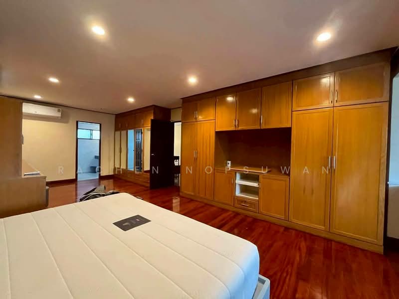 Panya Pattanakarn Village, Bangkok, Soi Phatthanakarn 30, Suan Luang, Bangkok, 5 Bedrooms, 880 sqm, Single Detached House For Rent, by Rachen Nopsuwan, 500364144 - DDproperty.com