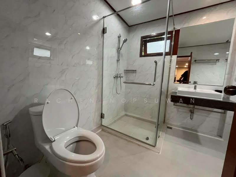 Panya Pattanakarn Village, Bangkok, Soi Phatthanakarn 30, Suan Luang, Bangkok, 5 Bedrooms, 880 sqm, Single Detached House For Rent, by Rachen Nopsuwan, 500364144 - DDproperty.com