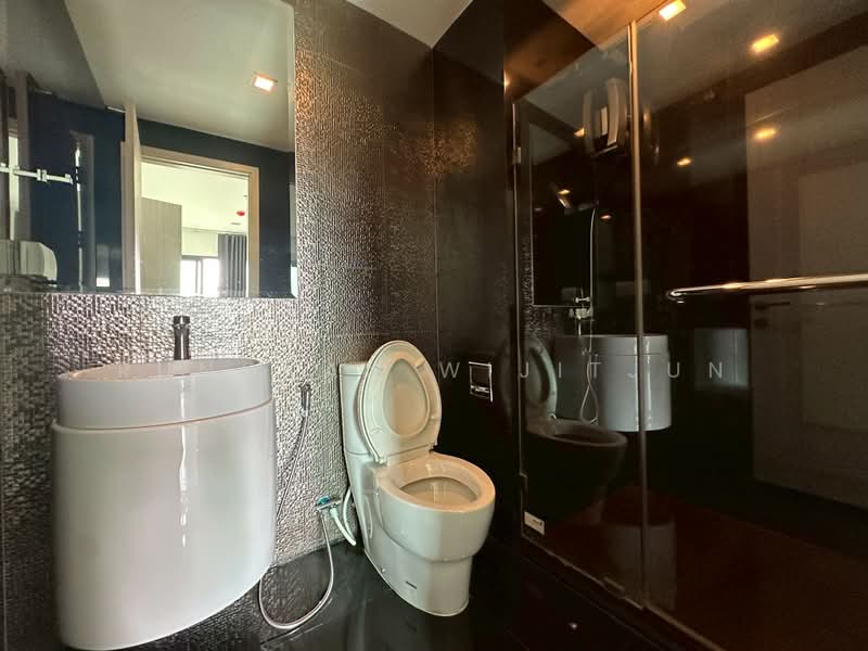 Rhythm Sukhumvit 36-38, Bangkok, 55 Soi Sukhumvit 36, Sukhumvit Road, Phra Kanong, Khlong Toei, Bangkok, 1 Bedroom, 34 sqm, Condo For Sale, by Rungkan Wijitjun, 500364153 - DDproperty.com
