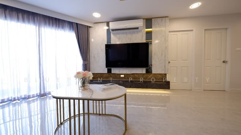 Belle Grand Rama 9, Bangkok, 131 Rama 9 Road, Huai Khwang, Bangkok, 4 Bedrooms, 172 sqm, Condo For Rent, by Blueprint.Property, 500364181 - DDproperty.com