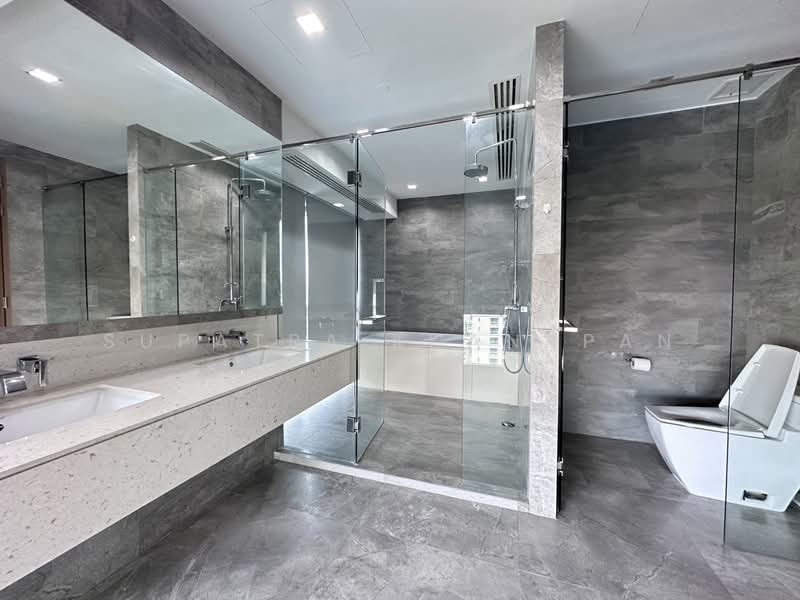 Le Raffine Sukhumvit 39, Bangkok, Soi Sukhumvit 39, Khlong Tan Nua, Watthana, Bangkok, 3 Bedrooms, 365 sqm, Condo For Rent, by Supatra Khanapan, 500364385 - DDproperty.com