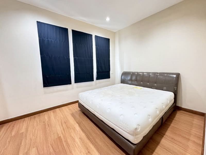 Golden Town 2 Onnut-Ladkrabang, Bangkok, Soi Prachathorn, Lat Krabang, Bangkok, 4 Bedrooms, 120 sqm, Townhouse For Rent, by นัฐพงค์ มณีอัครเนตร, 500364411 - DDproperty.com