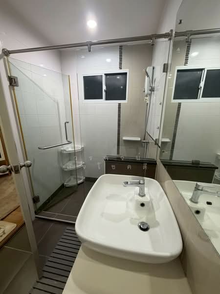 PASSORN PRESTIGE RANGSIT – KLONG 2, Pathum Thani, Prachathipat, Thanyaburi, Pathum Thani, 3 Bedrooms, 167 sqm, Single Detached House For Sale, by woraphot Kitchokdee, 500364432 - ห้องน้ำในตัว ในห้องนอน 3 ขนาดใหญ่ ชั้น 2 - DDproperty.com