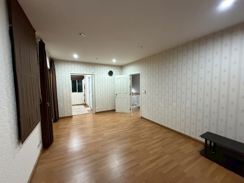 PASSORN PRESTIGE RANGSIT – KLONG 2, Pathum Thani, Prachathipat, Thanyaburi, Pathum Thani, 3 Bedrooms, 167 sqm, Single Detached House For Sale, by woraphot Kitchokdee, 500364432 - ห้องนอน 3 ขนาดใหญ่ ชั้น 2 - DDproperty.com