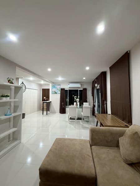 ภัสสร เพรสทีจ รังสิต-คลอง 2 : PASSORN PRESTIGE RANGSIT – KLONG 2, ปทุมธานี, ประชาธิปัตย์, ธัญบุรี, ปทุมธานี, 167 ตร.ม., บ้านเดี่ยว ขาย, โดย วรพจน์ กิจโชคดี, 500364432 - ห้องโถง - DDproperty.com