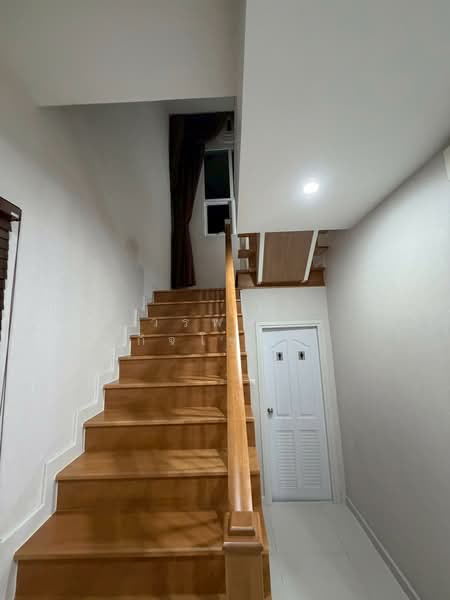 PASSORN PRESTIGE RANGSIT – KLONG 2, Pathum Thani, Prachathipat, Thanyaburi, Pathum Thani, 3 Bedrooms, 167 sqm, Single Detached House For Sale, by woraphot Kitchokdee, 500364432 - โถงบันได ชั้น 1 - DDproperty.com
