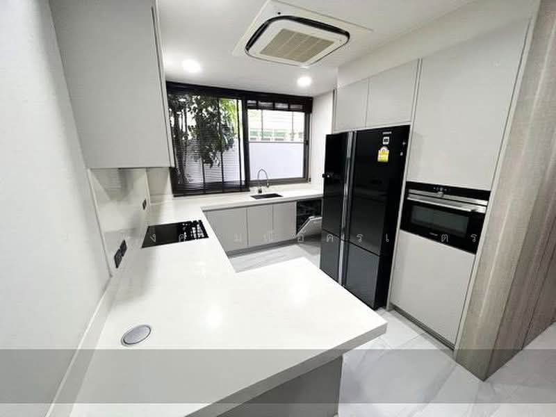 Quarter 39, Bangkok, 138 Soi Sukhumvit 39, Khlong Tan Nua, Watthana, Bangkok, 4 Bedrooms, 350 sqm, Townhouse For Rent, by นัฐพงค์ มณีอัครเนตร, 500364434 - DDproperty.com