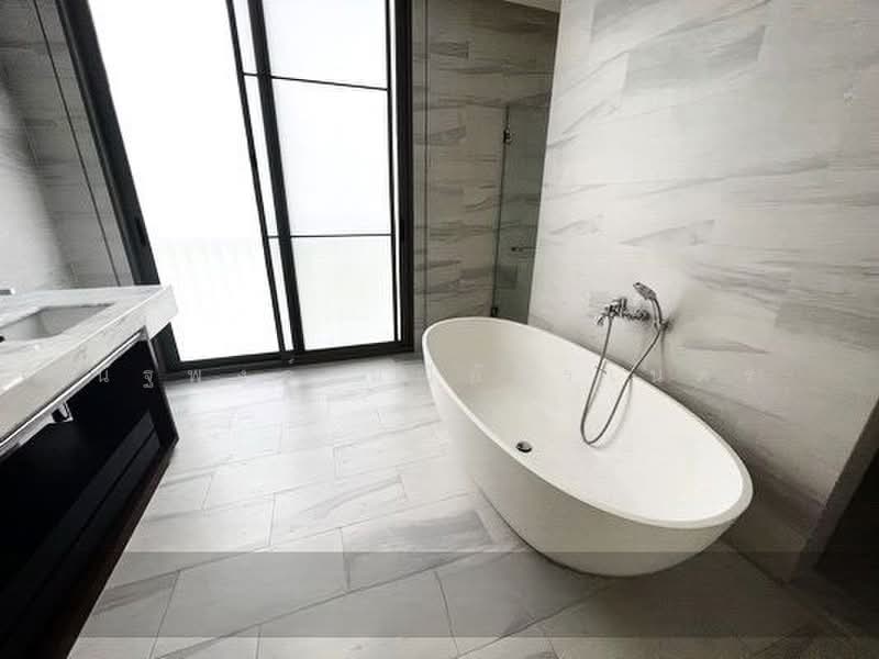 Quarter 39, Bangkok, 138 Soi Sukhumvit 39, Khlong Tan Nua, Watthana, Bangkok, 4 Bedrooms, 350 sqm, Townhouse For Rent, by นัฐพงค์ มณีอัครเนตร, 500364434 - DDproperty.com
