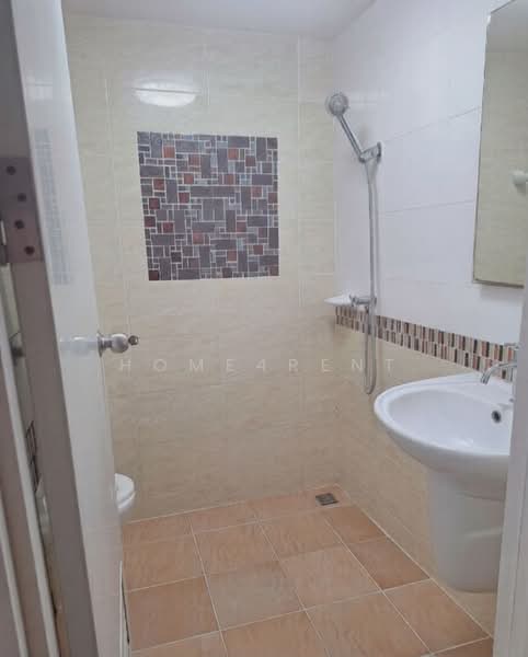 Gusto Townhome Ramkhamhaeng, Bangkok, Soi Rat Phatthana (Soi Miss Teen), Ramkhamhaeng Road (Sukhapiban 3 Road), Saphan Sung, Bangkok, 3 Bedrooms, 130 sqm, Townhouse For Rent, by Home4rent, 500364444 - DDproperty.com