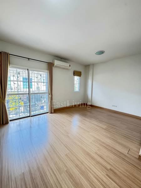 ให้เช่าทาวน์โฮม ม.ดีญ่าวัลเล่ย์ ศรีราชา, Chon Buri (Pattaya), Surasak, Si Racha, Chon Buri (Pattaya), 3 Bedrooms, 65 sqm, Townhouse For Rent, by Dusit Saengfa, 500364495 - DDproperty.com