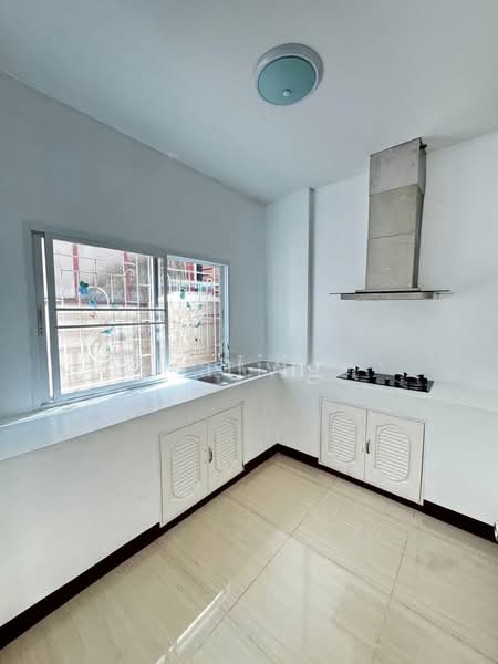 ให้เช่าทาวน์โฮม ม.ดีญ่าวัลเล่ย์ ศรีราชา, Chon Buri (Pattaya), Surasak, Si Racha, Chon Buri (Pattaya), 3 Bedrooms, 65 sqm, Townhouse For Rent, by Dusit Saengfa, 500364495 - DDproperty.com